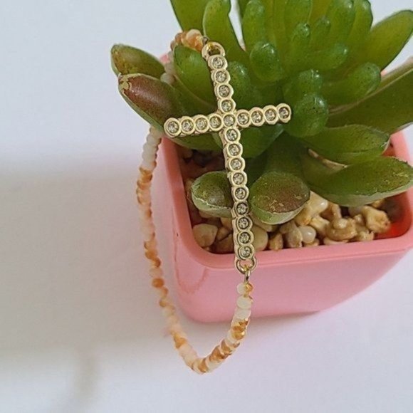 Faith Cross Crystal Bracelet - Picture 2 of 6